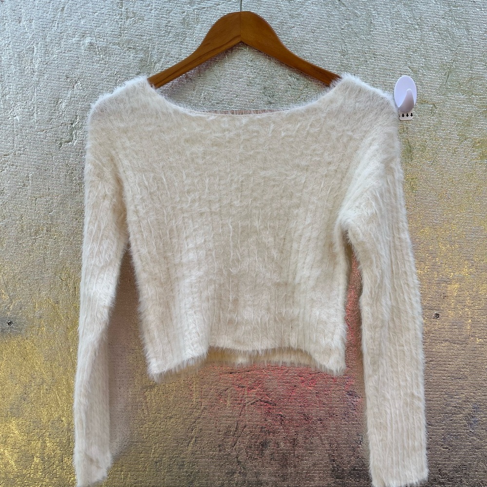 HYFVE White Crew Neck Sweater with Fuzzy Texture